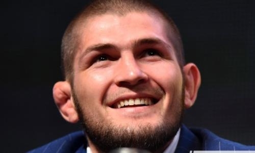 «Я был внутри и смеялся». В атакованном Макгрегором и его казахстанским двойником автобусе находился Нурмагомедов