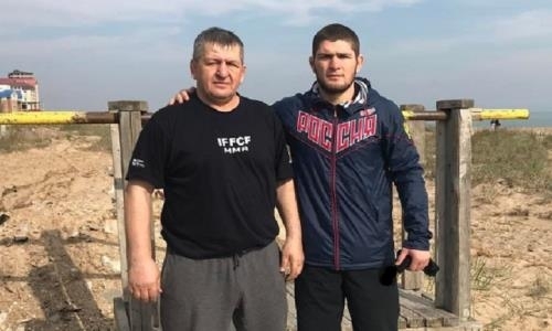«На тысячу болельщиков Хабиба найдете одного фаната Конора». Отец Нурмагомедова рассказал, как поддерживают его сына в Казахстане