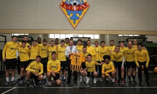 Паралимпийский чемпион стал почётным гостём «Кайрата»