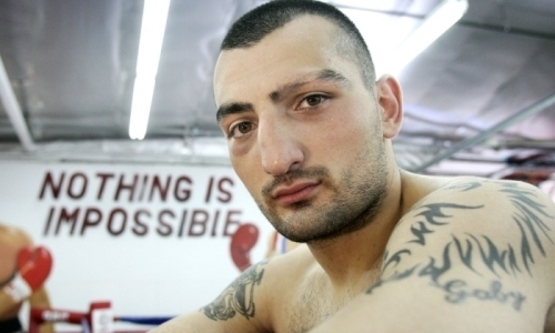 «Давайте, парни, надавим на этого дерьмового чувака!» Американец перешел к оскорблениям, для получения боя с Головкиным