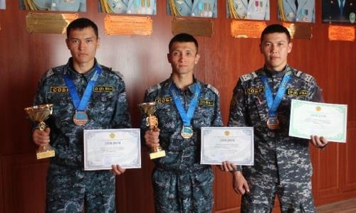 Жамбылские полицейские с триумфом выступили на чемпионатах по боевому самбо и кикбоксингу