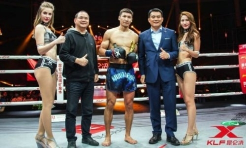 Кокшетауский кикбоксер отправил соперника в нокаут на турнире в Китае