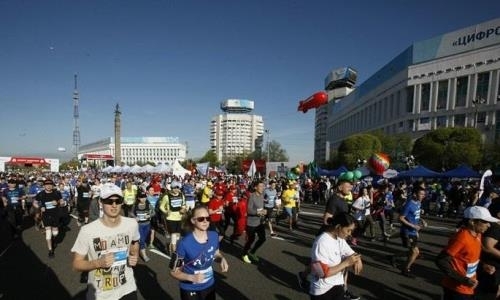 14 тысяч человек бегут «Алматы марафон» по обновленным трассам