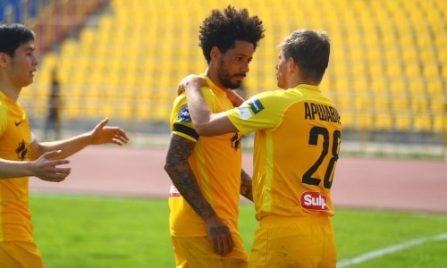 «Кайрат» разгромил «Кайсар» и вышел на второе место Премьер-Лиги