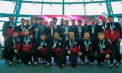 «Актобе» вручили серебряные медали чемпионата Казахстана