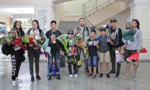 В Алматы с медалями чемпионата мира прибыли юные джитсеры