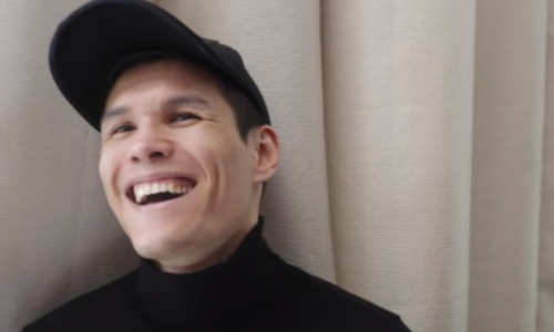 «Выглядите, как отец с сыном». Забавный пункт в контракте, или Как журналист потроллил Елеусинова