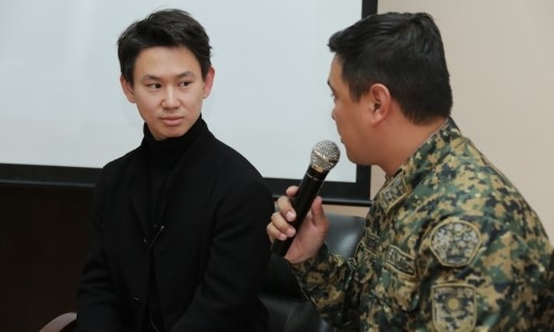 Денис Тен рассказал военнослужащим Нацгвардии, как добиться своей цели