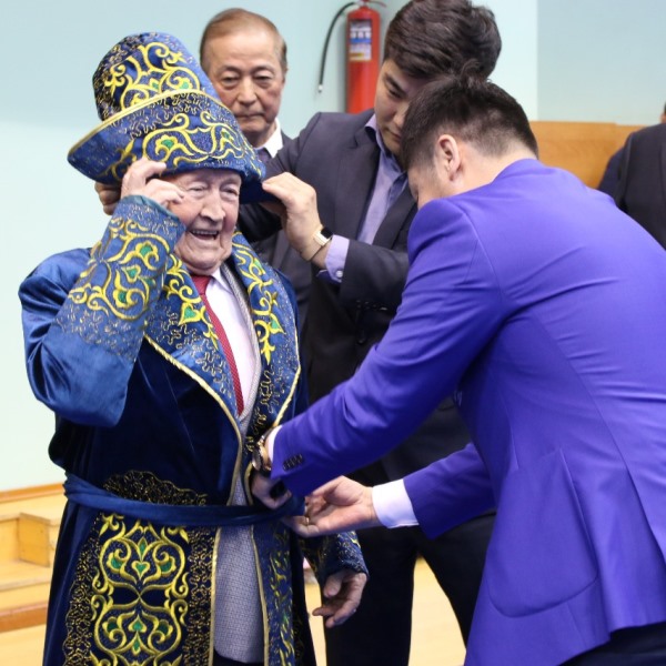 В Книгу рекордов Гиннеса предложили внести 90-летнего тренера из Павлодара