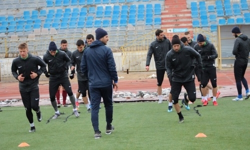 Фоторепортаж с предыгровой тренировки «Кызыл-Жара СК» в Темиртау