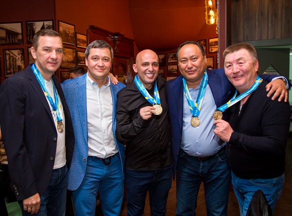 «Кайрат» получил кубок и золотые медали чемпионата Казахстана