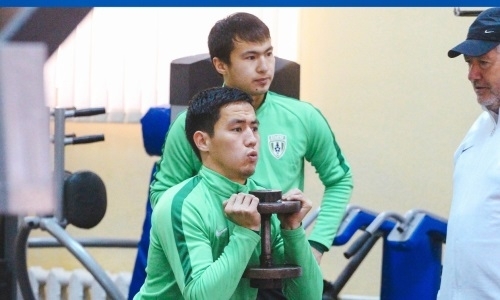 Фоторепортаж с тренировки «Атырау» в тренажерном зале