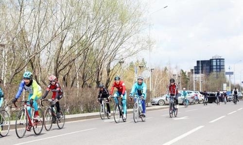 Посвященный Дню единства народа Казахстана велопробег состоялся в Астане