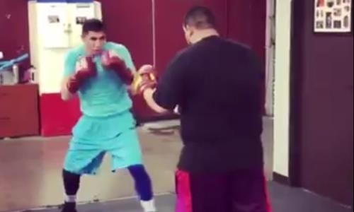 Ашкеев продолжает подготовку к следующему бою на профи-ринге