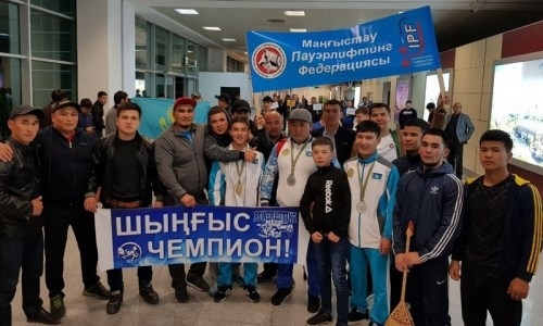 Казахстанские пауэрлифтеры стали чемпионами мира по жиму лежа