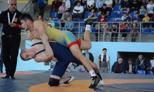 Международный турнир по греко-римской борьбе начался в Мангистау
