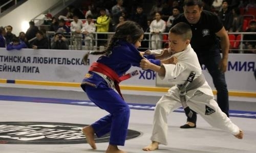 Международный турнир по бразильскому джиу-джитсу проходит в Алматы