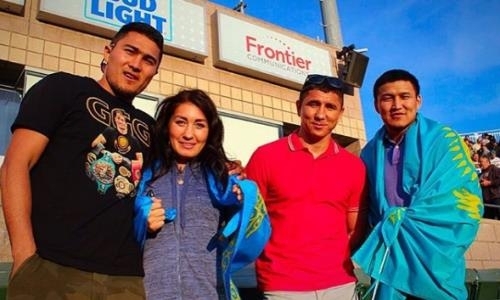 Сатыбалдинова встретилась с непобежденными казахстанскими боксерами в США