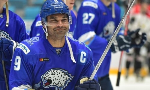 Названа зарплата экс-капитана «Барыса» Доуса в новом клубе