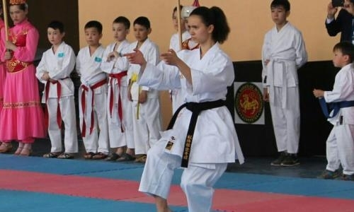 Как тренировать волю к победе, рассказала 16-летняя чемпионка мира по каратэ из ЮКО