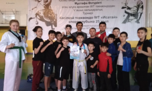 Два акмолинских таеквондиста стали чемпионами международного турнира