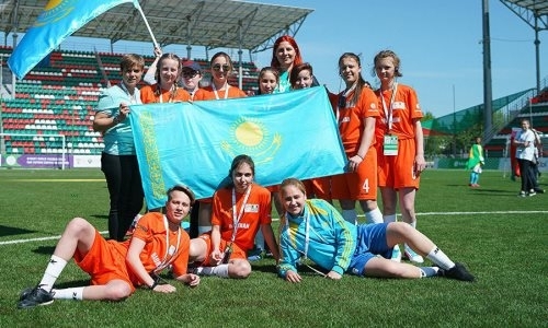 Футболистки Казахстана вступили в борьбу на чемпионате мира среди сирот