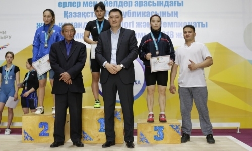 Кубок Казахстана по тяжелой атлетике стартовал в Шымкенте