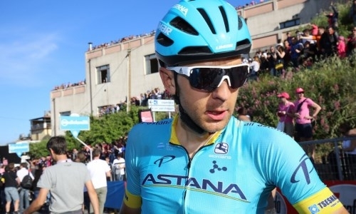 Гонщик «Астаны» завершил выступление на «Джиро д’Италия» из-за болезни