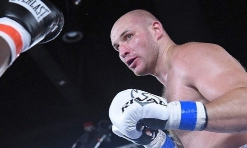 Почему именно казахстанскому супертяжеловесу выпала честь «разбить» спор легендарных Холифилда и Боу