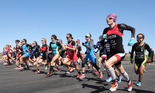 Кубок мира по триатлону стартовал в Астане