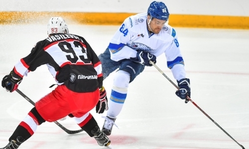 «Барыс» продлил контракт с еще одним казахстанским хоккеистом