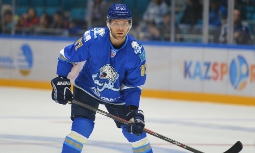 «Барыс» продлил контракт с защитником