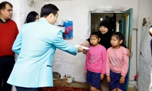 «Аstana Arlans» передали деньги, вырученные с аукциона, тяжело больным детям