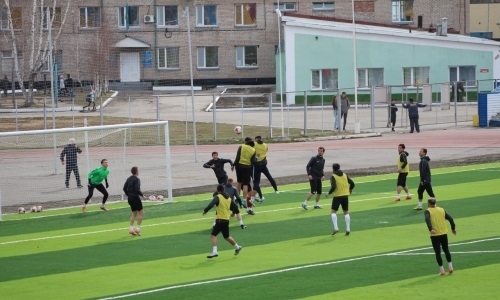 Фоторепортаж с тренировки «Кызыл-Жара СК»