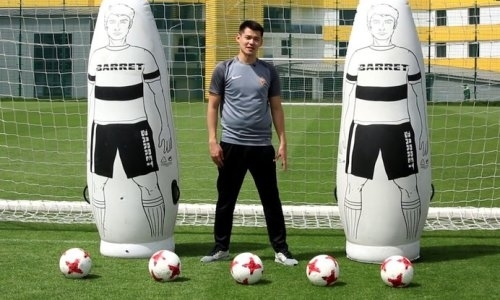 Аршавин провел футбольный баттл с видеоблогером