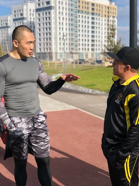 Кто готовит Шуменова к титульному бою в Астане