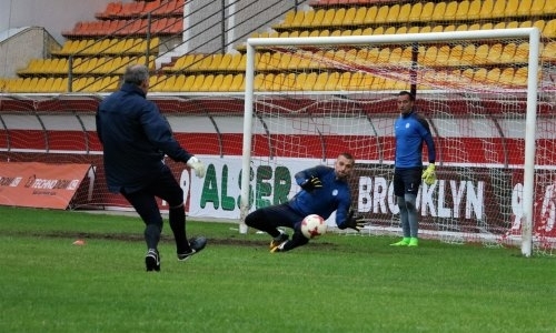 Фоторепортаж с предыгровой тренировки «Иртыша» в Актобе