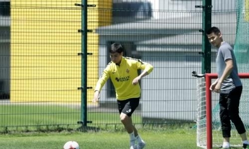 Исламхан принял участие в футбольном баттле против видеоблогера