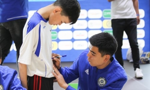 Тунгышбаев и Сейдахмет встретились с болельщиками в Астане