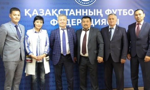 В офисе КФФ состоялось совещание по проекту «Урок футбола»