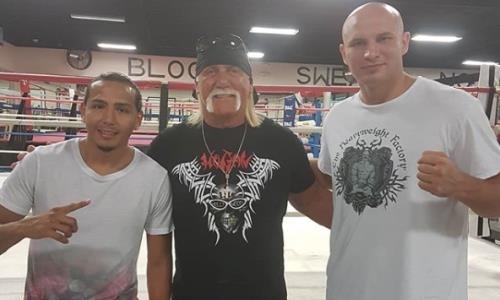 Дычко сделал фото с легендарным американским рестлером