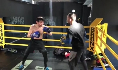 Казахстанский певец Ескендир продолжает подготовку к бою 17 июня