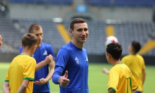 Игроки «Астаны» встретились с детьми из центра «Шанс»