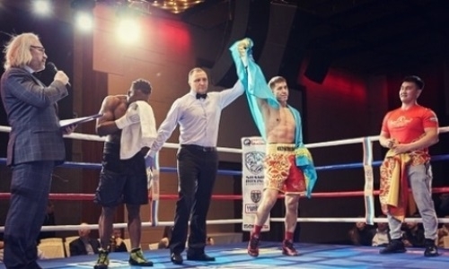 Казахстанец нокаутировал камерунца в первом раунде в Москве