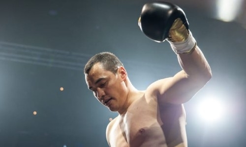 Казахстанский супертяж одержал шестую досрочную победу в андеркарде чемпиона WBA