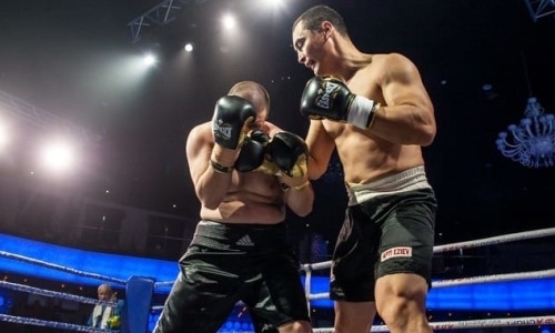 «Противник несколько раз падал после моих ударов». Казахстанский супертяж рассказал о победе в андеркарде чемпиона WBA