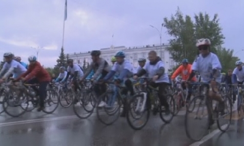Массовый велопробег с олимпийским чемпионом состоялся в Петропавловске
