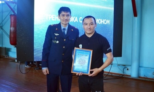 Жанат Жакиянов провел тренировку с молодежью Петропавловска