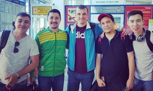 «Сфотались бесплатно». Полторанин встретился с чемпионами КВН