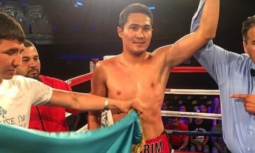 «Его лицо краснело на протяжении всего поединка». Как казахстанский нокаутер доминировал в бою с мексиканцем